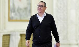 Victor Ponta merge pe holul Parlamentului României