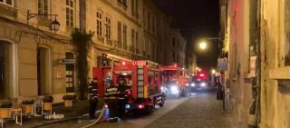 Incendiul ar fi izbucnit din cauza fumatului în loc nepermis