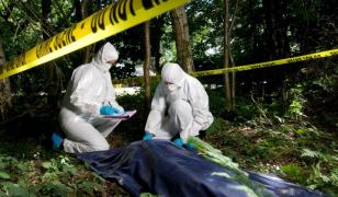 Bărbat dispărut găsit mort şi legat cu lanţuri într-o fântână din Cămărzana