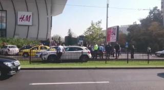 Şoferul din Bucureşti care a dat cu maşina peste pietoni a cerut-o de nevastă pe vânzătoarea magazinului în care se ascundea de poliţişti