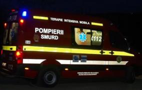 Atac cu cuţitul într-o sală de cinema din Timişoara, două victime. Au intervenit ambulanţe, jandarmi şi poliţişti