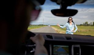 Tânără din Caracal, atac de panică după ce a fost luată la ocazie