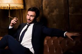 Un tânăr din Prahova a trăit ca un rege cu banii de pe un card găsit într-un plic