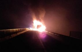 Un TIR s-a făcut scrum în Sibiu