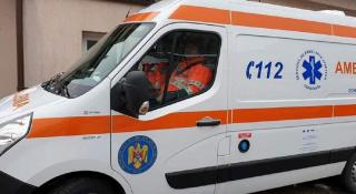 Elev din Botoşani la spital, după ce a încercat să se furişeze în clasă pe geam, căzând de la etaj