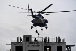 Soldatul care şi-a împuşcat colegii ar fi avut o cădere nervoasă