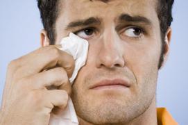 O femeie din Bistriţa şi-a bătut bărbatul, după o ceartă. De frică, omul a cerut ordin de protecţie