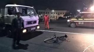 Copii pe bicicletă, loviţi de o camionetă în Năsăud
