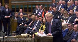 Deputaţii britanici au votat pentru alegeri anticipate pe 12 decembrie, însă proiectul de lege trebuie susţinut şi de Camera Lorzilor