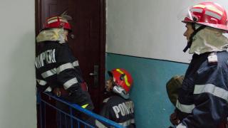 Un bărbat din Oradea şi-a bătut iubita şi apoi a încercat să o gazeze, după ce femeia i-a spus că pune punct relaţiei