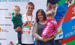 Măcinat de gelozie, un bărbat s-a aruncat de la etajul 9 cu copiii în brațe