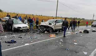 Patru morţi într-un cumplit accident în apropiere de Bălţaţi, Iaşi