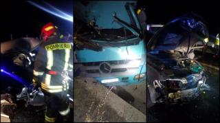 Accident teribil în Timiş. Două TIR-uri, un microbuz, o camionetă şi două maşini s-au izbit pe autostradă
