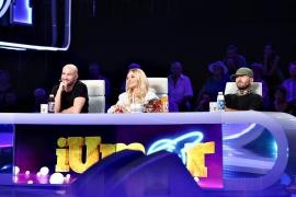 Premiu săptămânal: o invitație VIP dublă la stand-up-ul toamnei
