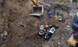 Bărbatul a fost decapitat de cuva excavatorului care ar fi trebuit să-l scoată la suprafaţă