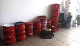 Oale, ligheane şi găleţi confiscate de poliţiştii din Gălăneşti