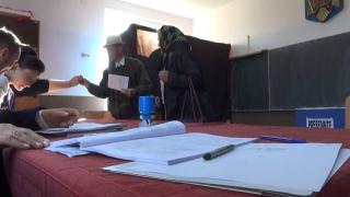 Un bărbat din Piteşti a descoperit numele fiului său, mort de ani de zile, pe lista de votare