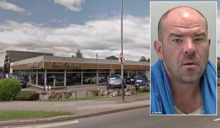 Vasile Turcan, un român plecat la muncă în Anglia, a distrus 12 maşini din curtea unui dealer auto