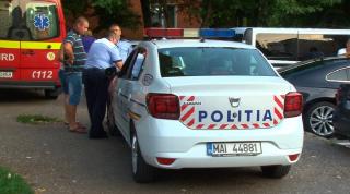 Un școlar de 14 ani și-a înjunghiat colegul de clasă, în București