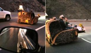 Şoferi depăşiţi pe o autostradă de o canapea condusă de doi soţi