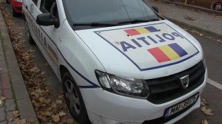 Poliţiştii din Satu Mare şi-a reţinut un coleg, după ce acesta a circulat haotic pe şosea