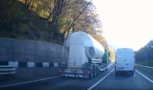 Şoferul unei betoniere, cursă criminală pe şoseaua Deva - Arad. Imagini de groază în Hunedoara (Video)