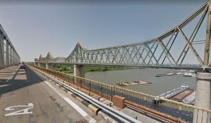 Tânăra din Bucureşti a fost salvată de la moarte de un marinar, în Cernavodă