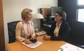 Adina Vălean şi Ursula von der Leyen la o întâlnire la Bruxelles