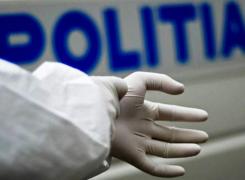 O mamă şi-a abandonat bebeluşul mort, în curtea unei firme din Topoloveni