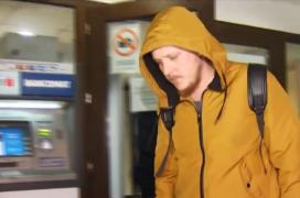 Cântăreţul What's Up a fost eliberat azi-noapte după ce iubita sa şi-a retras toate acuzaţiile