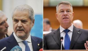 Klaus Iohannis a anunát că îi retrage decoraţia lui Adrian Năstase