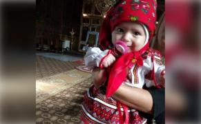 O fetiţă a murit cu zile, după ce medicii i-au prescris tratament pentru roşu în gât, deşi avea pneumonie