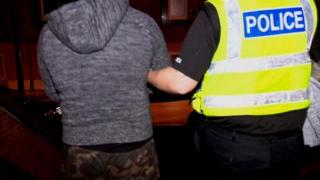 Românii exploatau tinere de 20-30 de ani