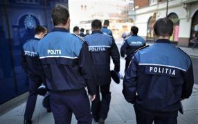 Poliţiştii care au asigurat paza, de alegeri, au primit 20 de lei pentru 18 ore de muncă