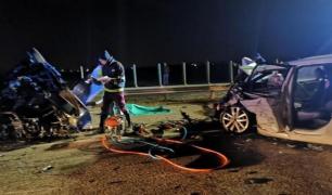 Maşina în care se aflau cele două românce, un Peugeot 206, s-a făcut praf în urma impactului