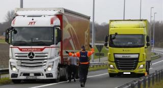 Şofer român de TIR amendat cu 2,2 milioane de euro, în Franţa. A recunoscut toate faptele