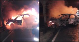 O mașină s-a aprins ca o torță în apropiere de Timișoara