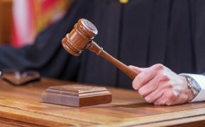 Mai multe organizaţii au făcut o petiţie pentru exluderea din magistratură a procurorului