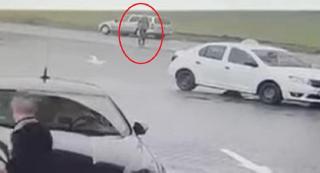 Momentul în care o femeie a murit lovită de maşină, la Oneşti