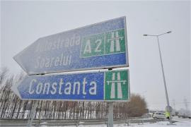 Pe autostrada A2, tronsonul Lehliu Gară – Constanța, ninge abundent