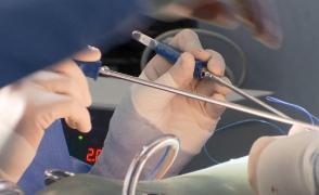 A murit femeia care a luat foc pe masa de operaţie, la Floreasca