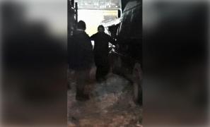 Călugărul a fost filmat după ce a spulberat cu microbuzul gardul casei