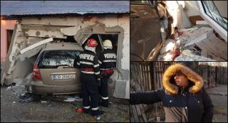 Imagini cu maşina Mercedes după ce a intrat în zidul unei case, în Ploieşti