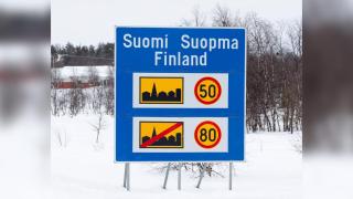 Panou de la granița cu Finlanda