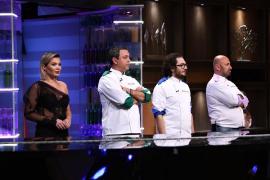 Gina Pistol şi cei trei juraţi în platoul Chefi la Cuţite