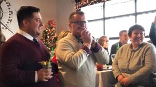 Moment copleşitor pentru un profesor, din partea elevilor săi