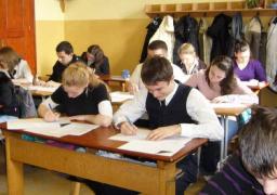 Elevii se întorc azi la şcoală, după vacanța intersemestrială. Structura semestrului II și examenele programate