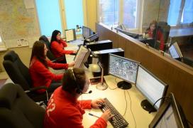 Apel la 112 din partea unei femei care a chemat Poliţia pentru că bărbatul nu-şi face datoria de soţ