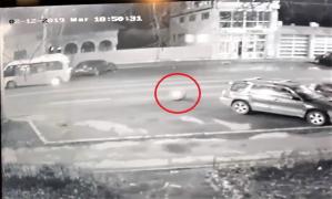 Un autobuz pierde o roată în mers, la Brăila (Video)