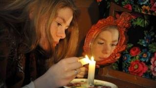 Superstiţii de Sfântul Valentin. Ziua în care fetele nemăritate îşi pot afla ursitul